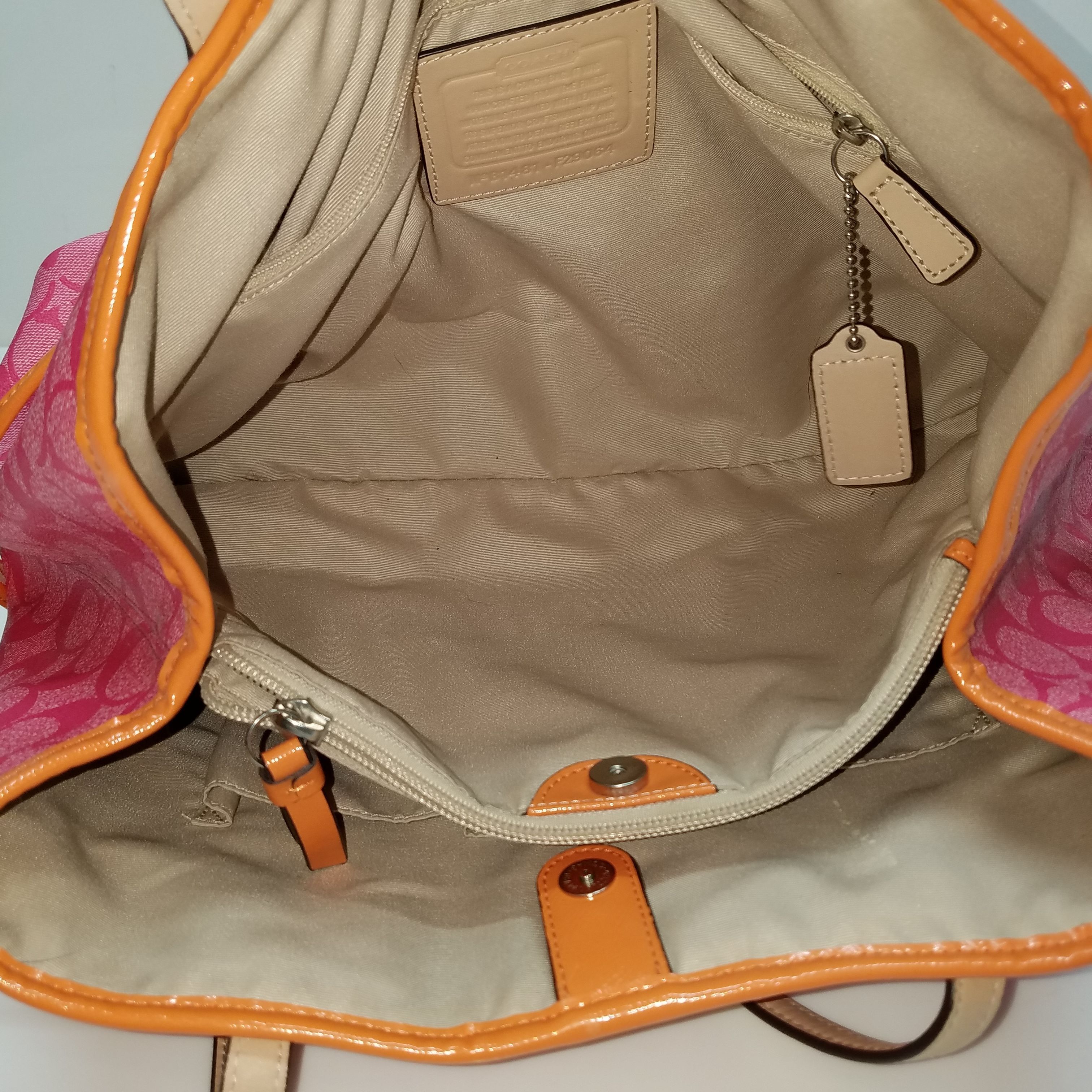 Bonnie Cashin for Coach Safari Bag Double Pocket Speedy British Tan Leather  70s For Sale at 1stDibs | coach speedy bag, 70s coach bag, bonnie cashin  bags